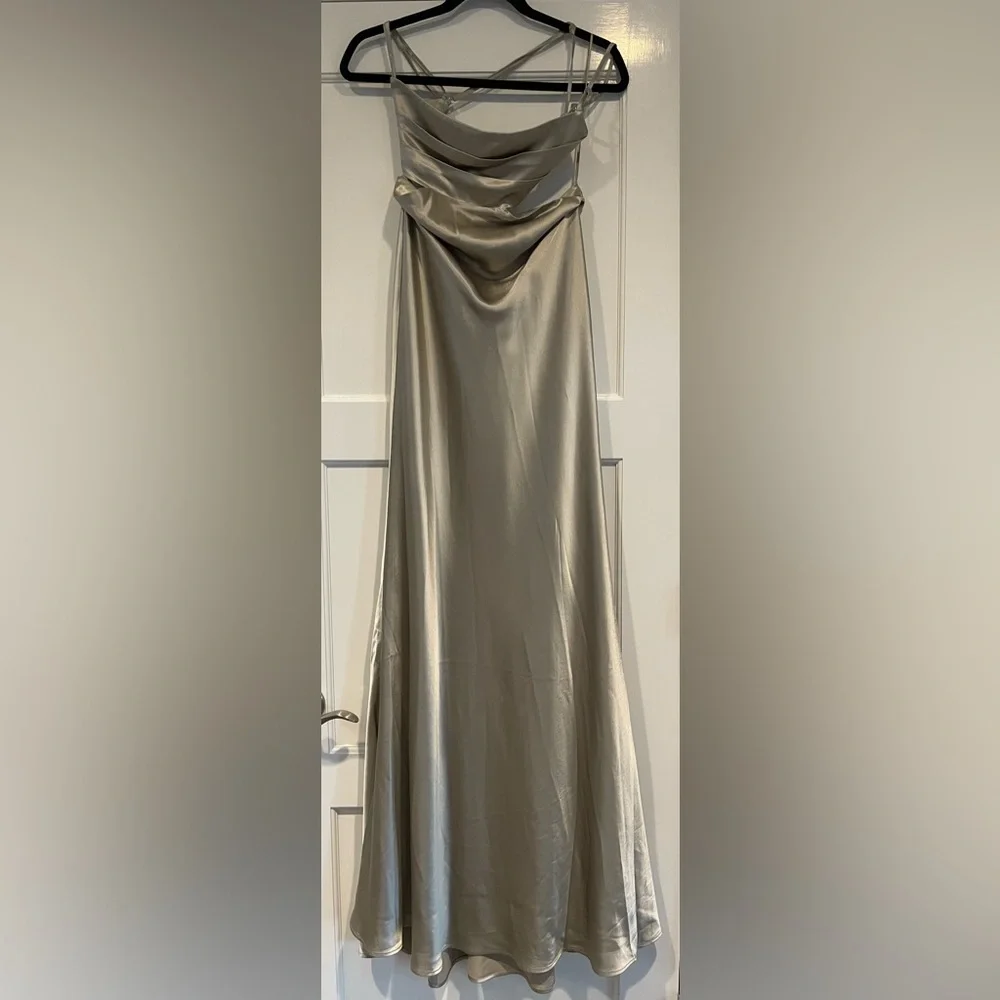 SAU LEE x REVOLVE Paula Gown in Silver NWT size 6 - Picture 5 of 10